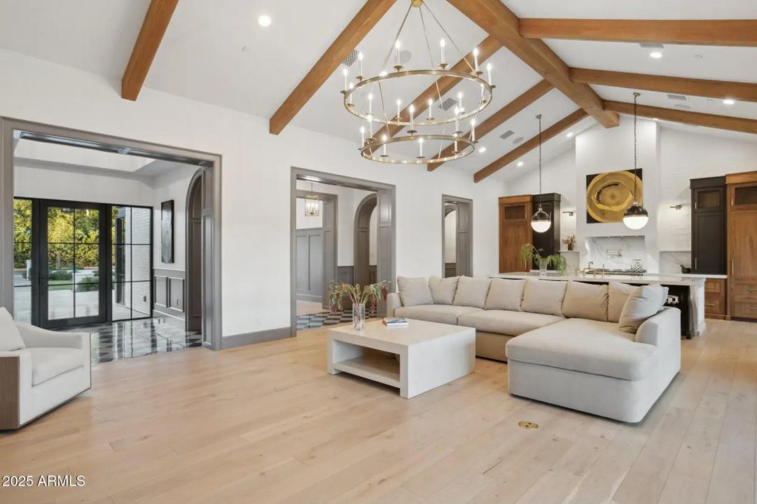 Real Estate Picture 7