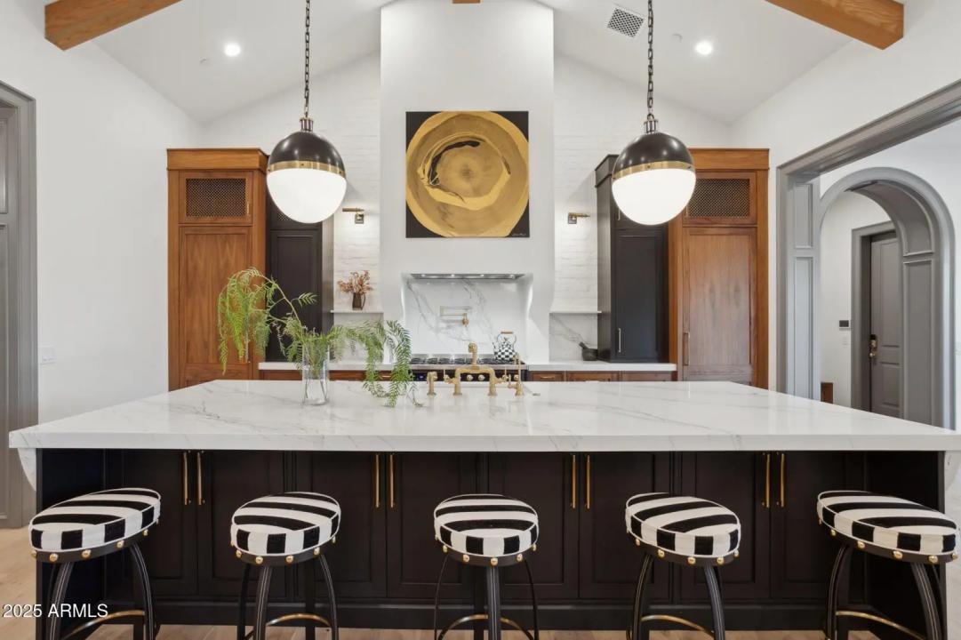 Real Estate Picture 10