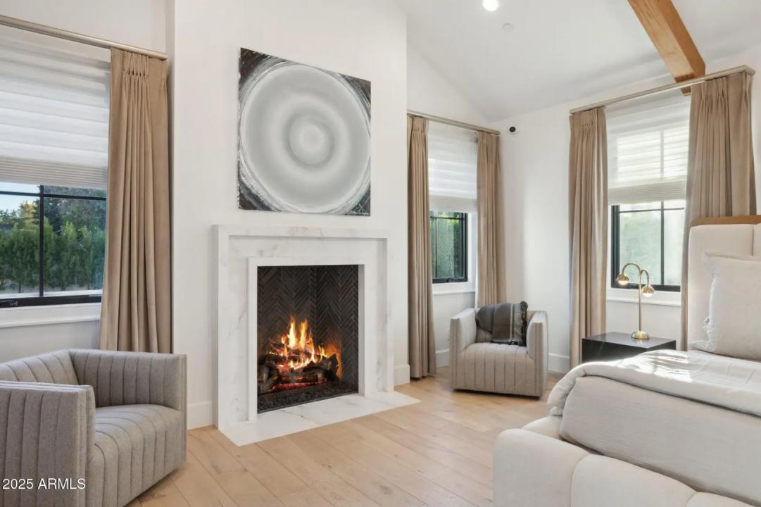 Real Estate Picture 17