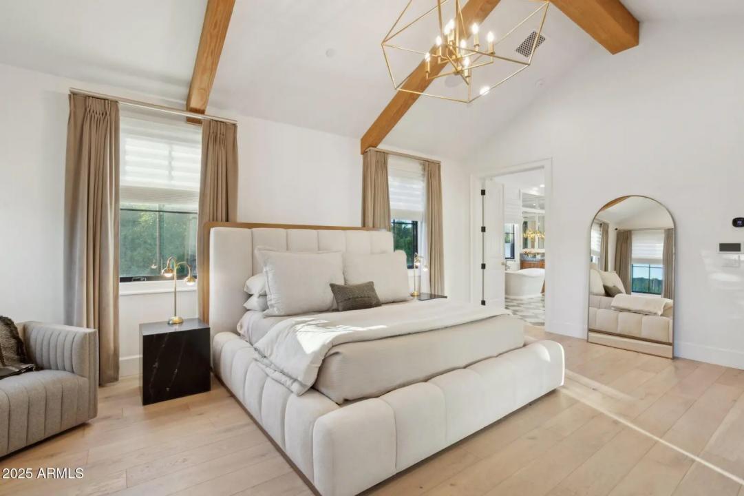 Real Estate Picture 18