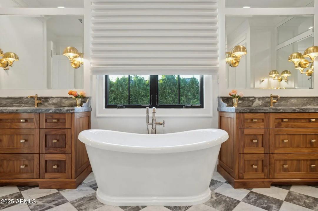 Real Estate Picture 23