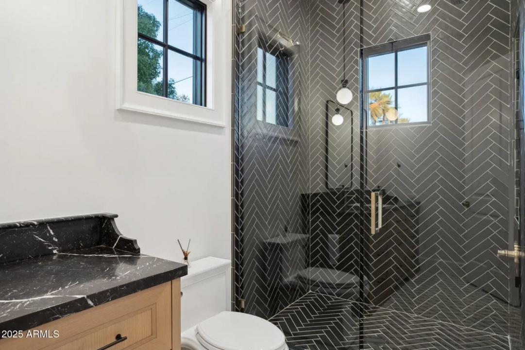 Real Estate Picture 33