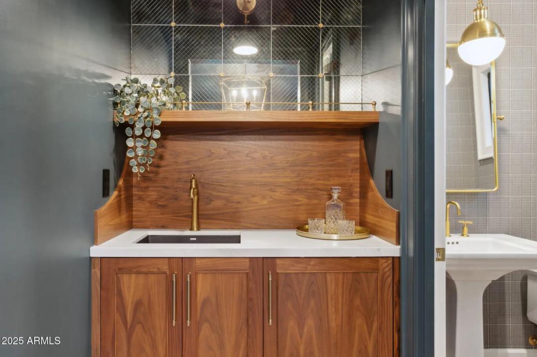 Real Estate Picture 30