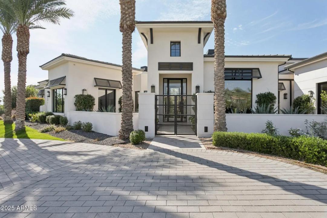 Real Estate Picture 3