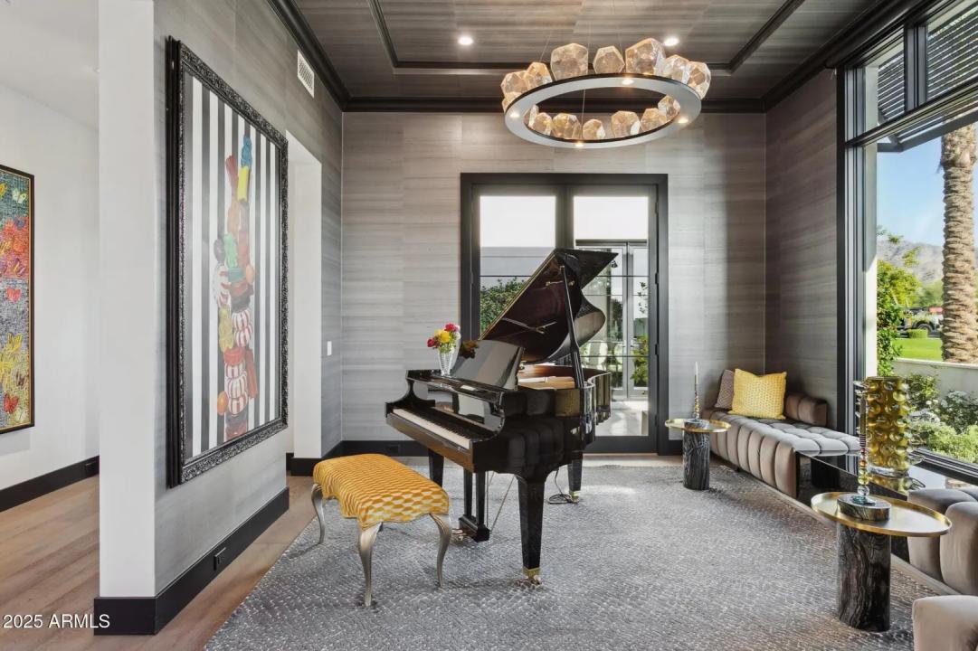 Real Estate Picture 5