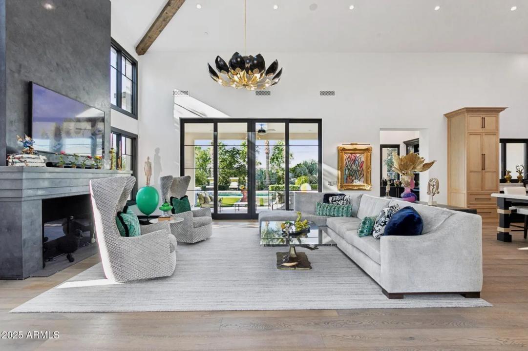 Real Estate Picture 6