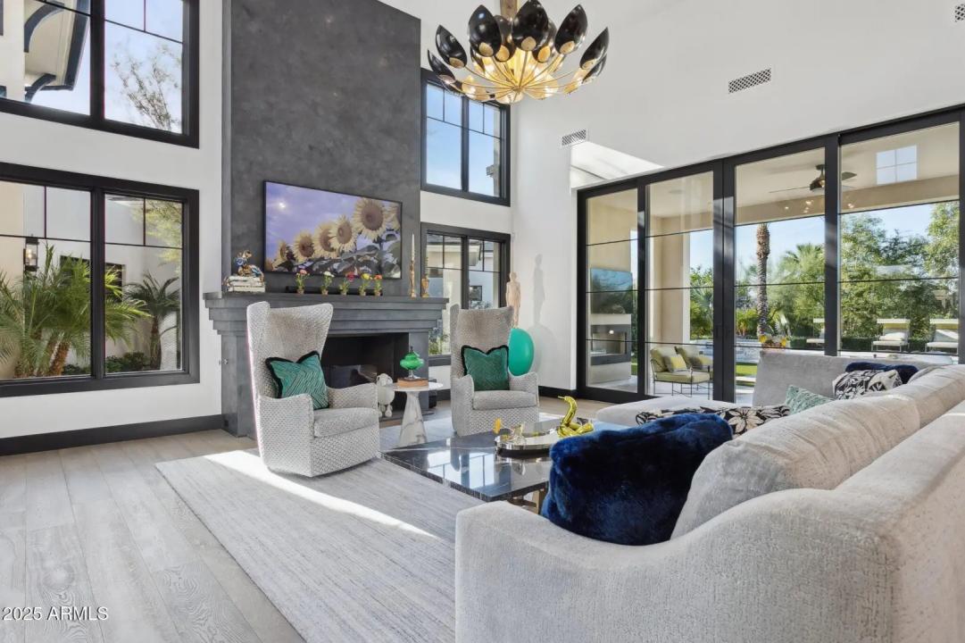 Real Estate Picture 7