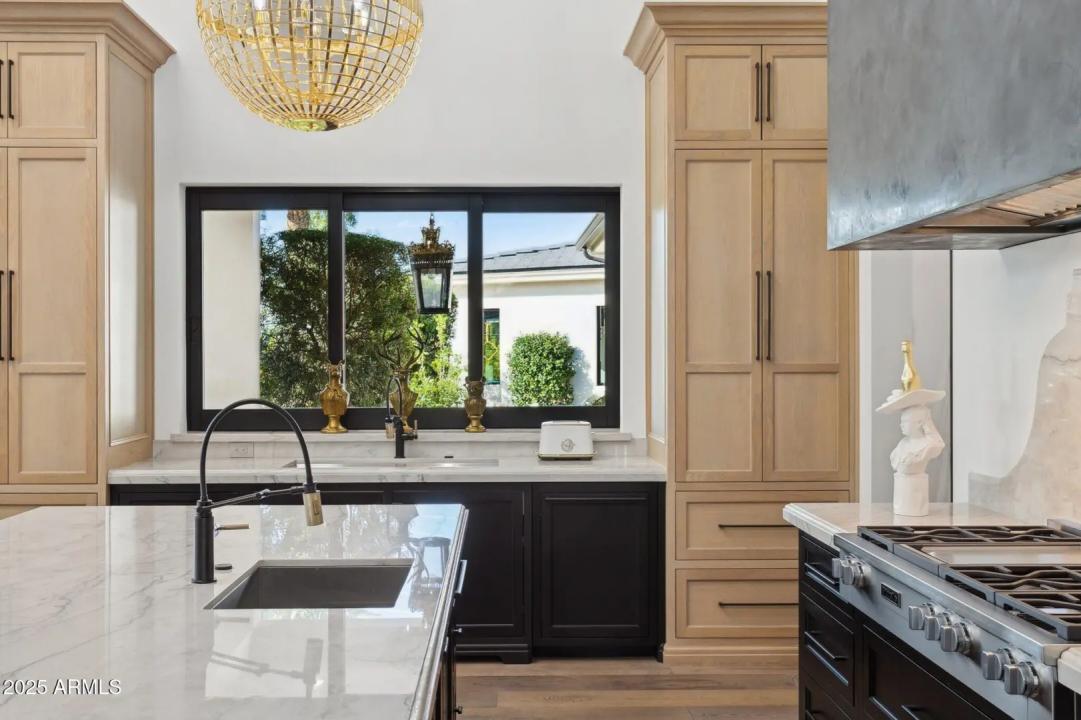 Real Estate Picture 13