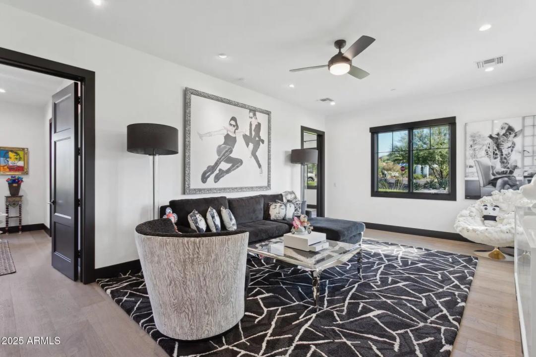 Real Estate Picture 23