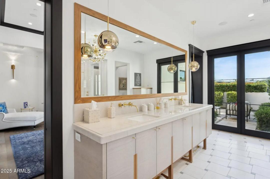 Real Estate Picture 18