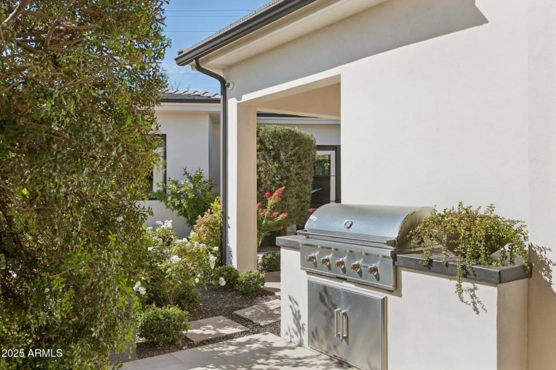 Real Estate Picture 38