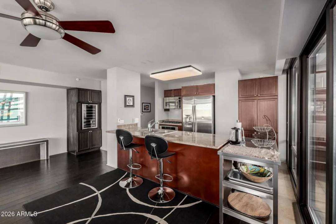 Real Estate Picture 7