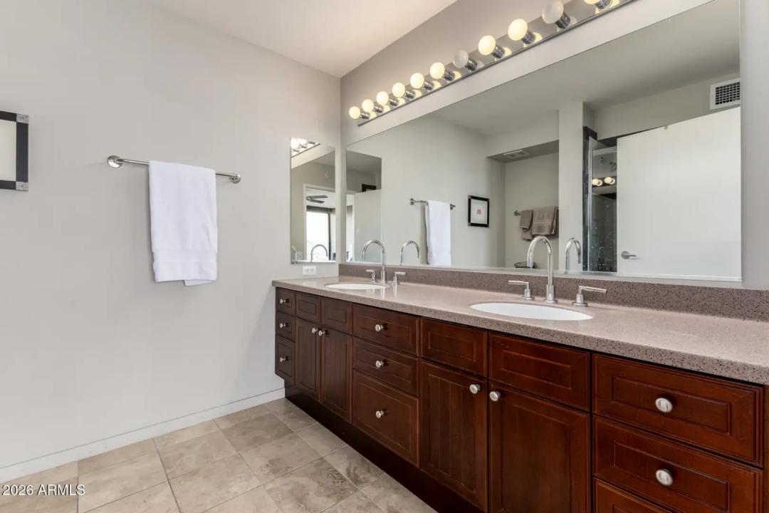 Real Estate Picture 13