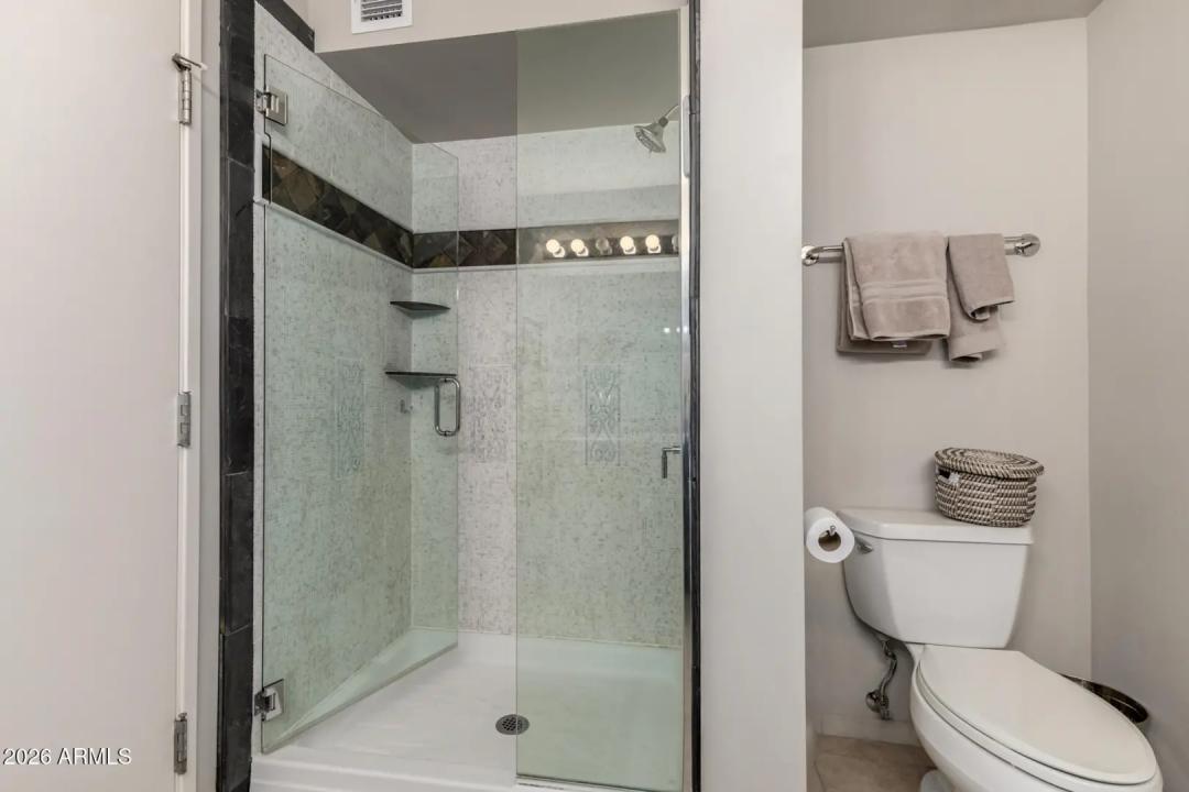 Real Estate Picture 14