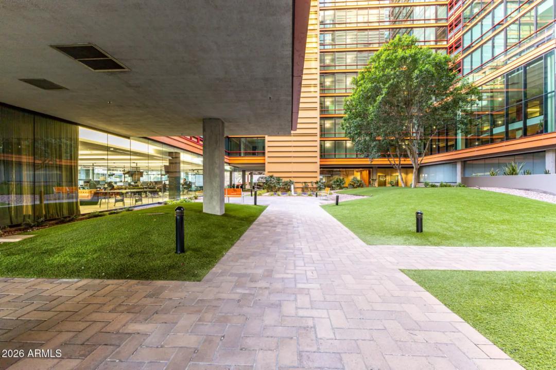 Real Estate Picture 23