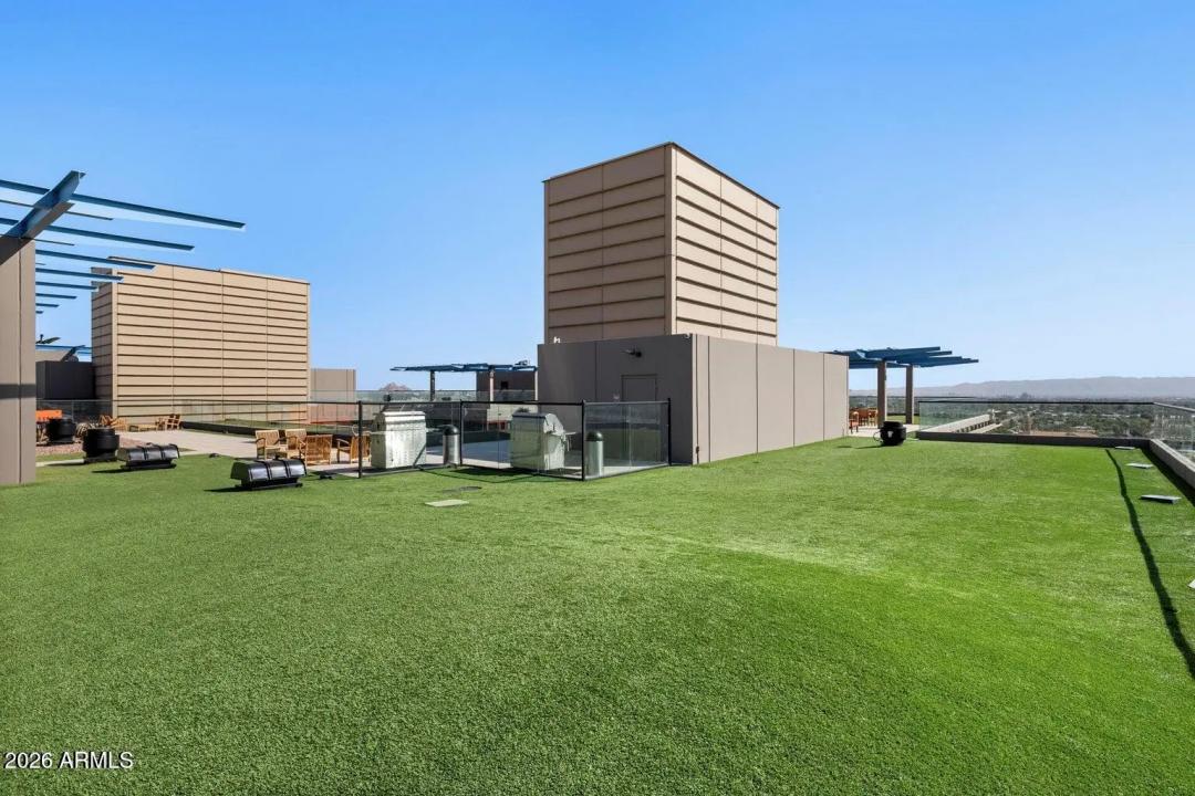 Real Estate Picture 32