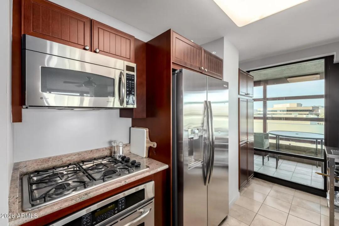 Real Estate Picture 8