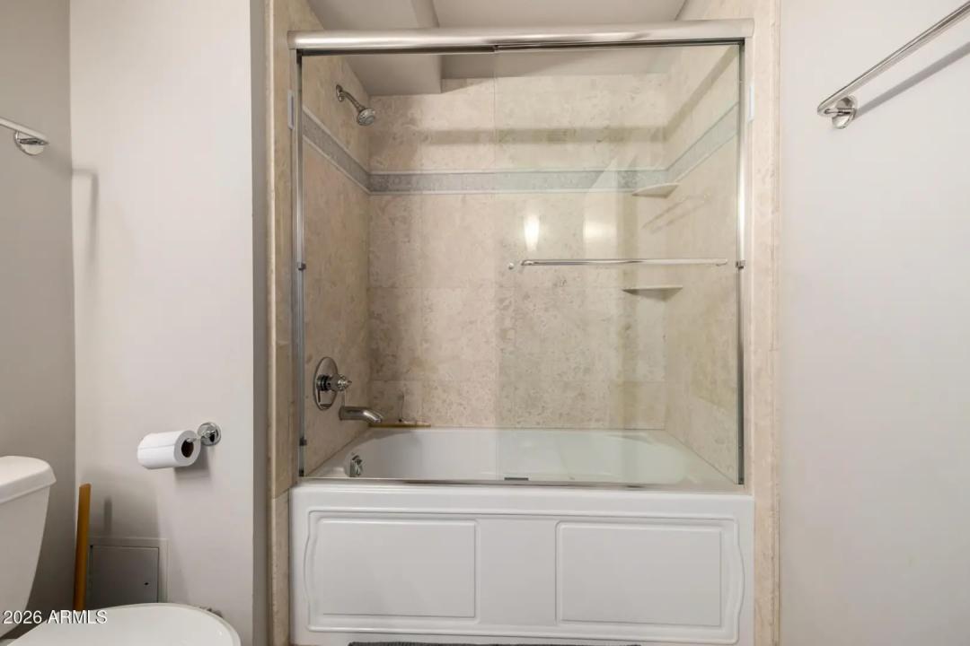 Real Estate Picture 18