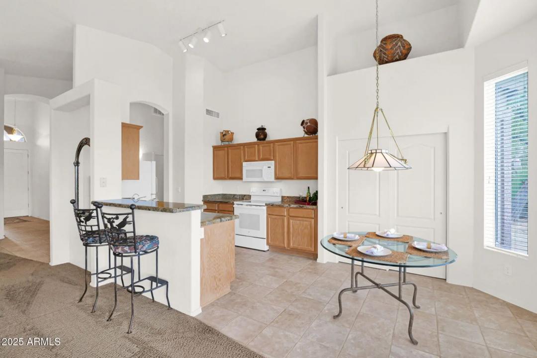 Real Estate Picture 9