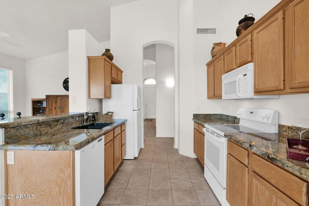 Real Estate Picture 11