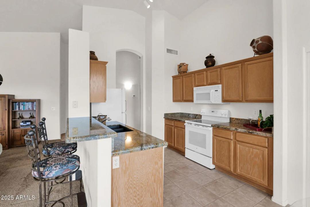 Real Estate Picture 12