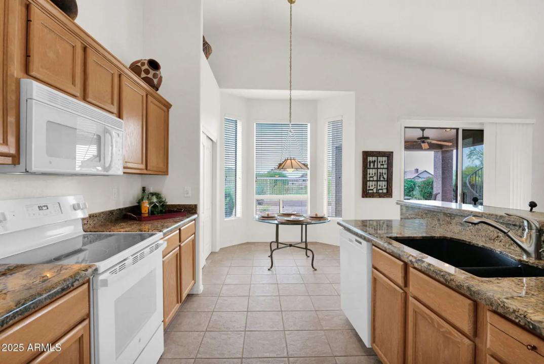 Real Estate Picture 13