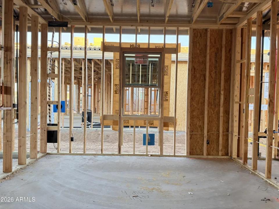 Real Estate Picture 3