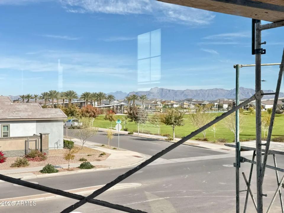 Real Estate Picture 13