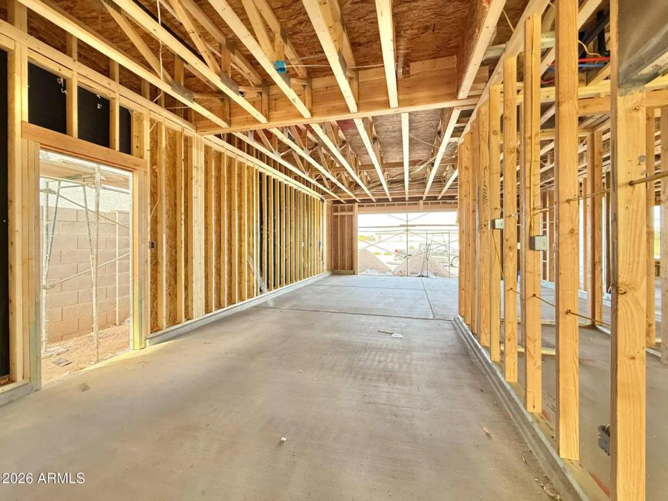 Real Estate Picture 15