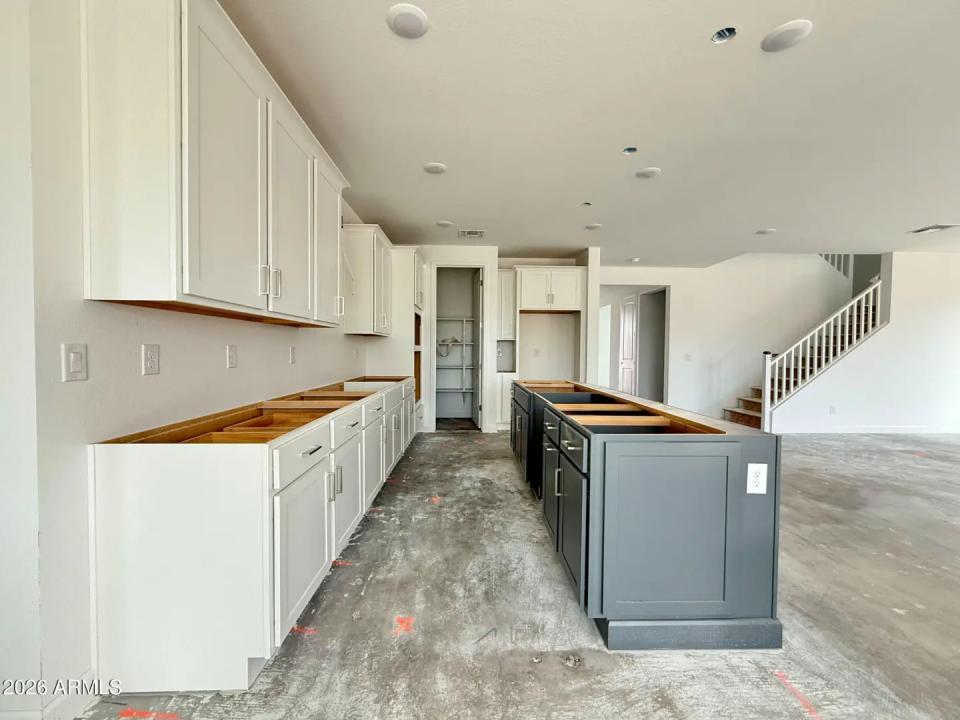 Real Estate Picture 7