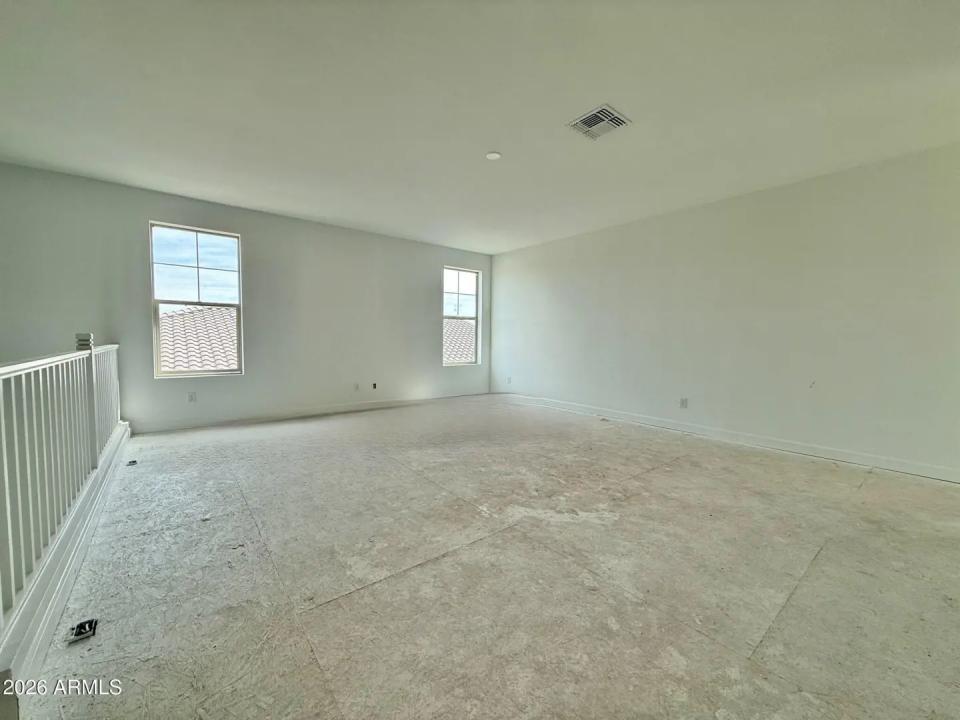 Real Estate Picture 9