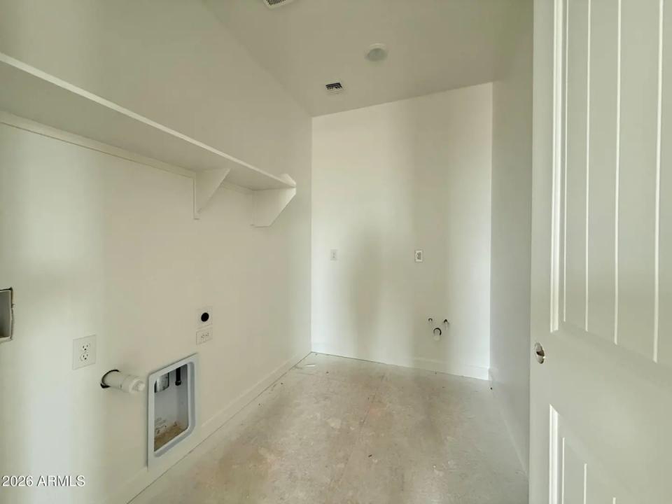 Real Estate Picture 11