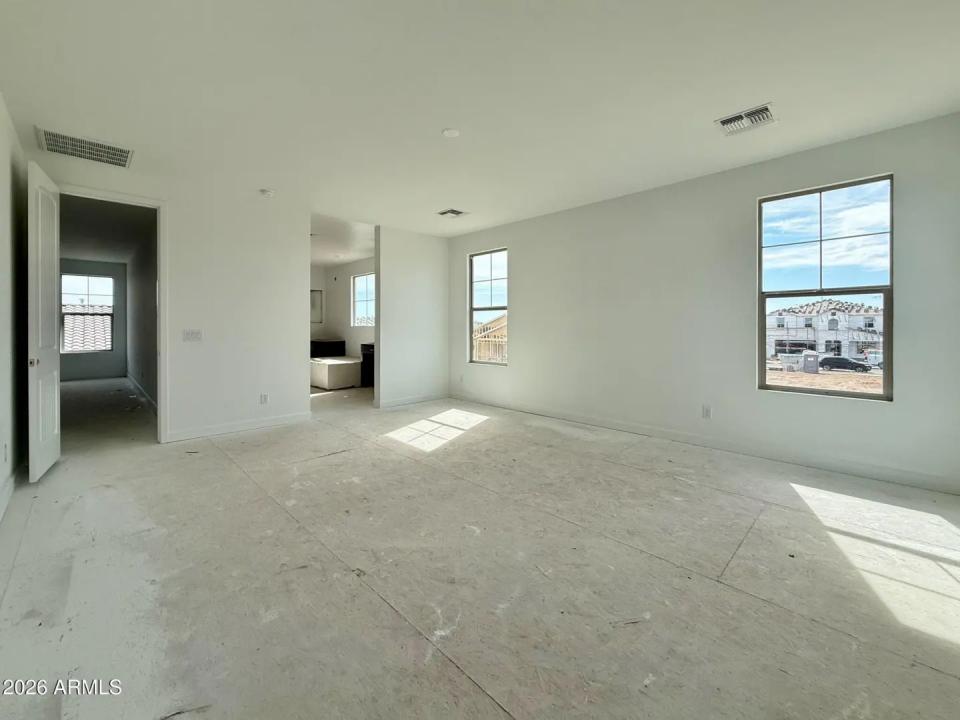 Real Estate Picture 12