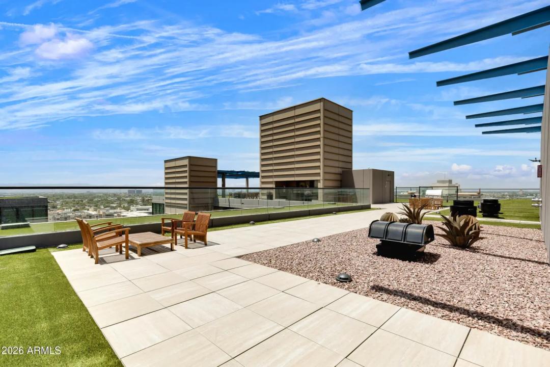 Real Estate Picture 6