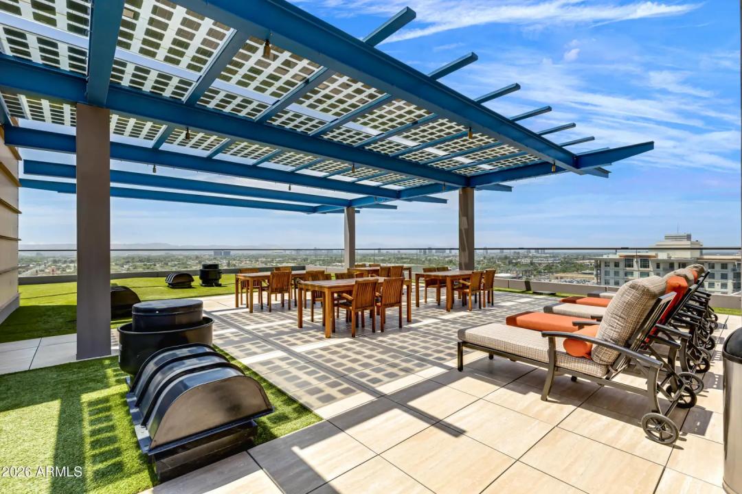 Real Estate Picture 8