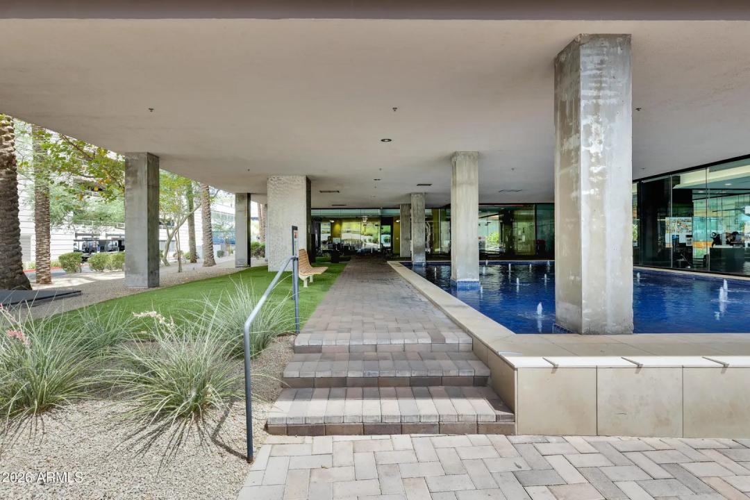 Real Estate Picture 23