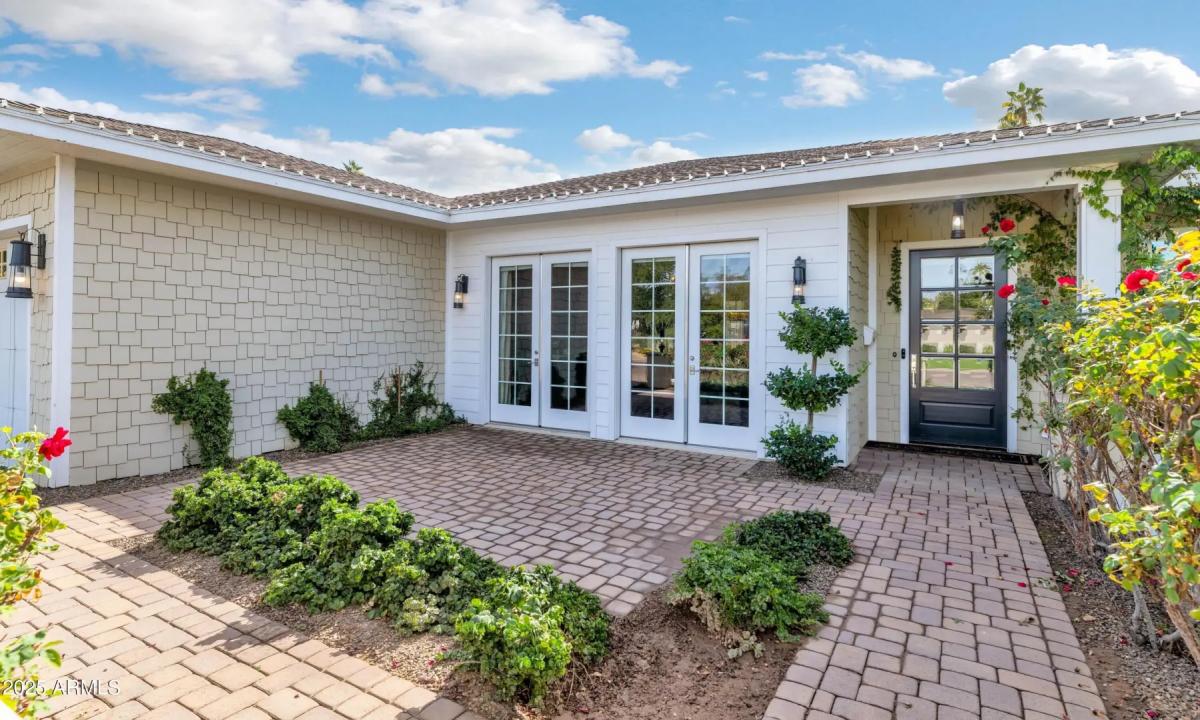 Real Estate Picture 3