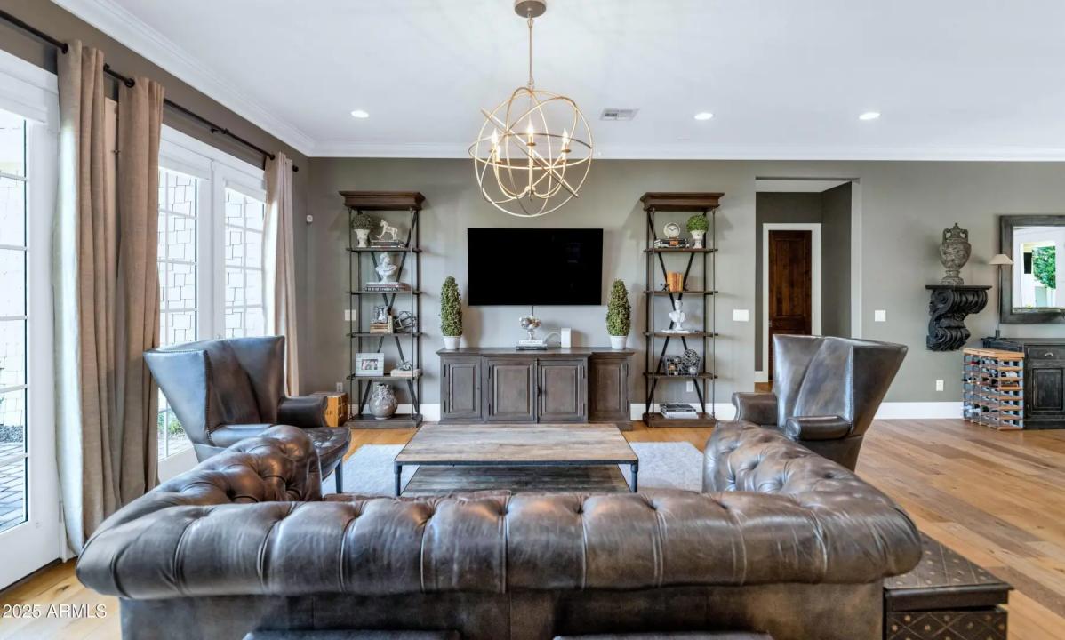 Real Estate Picture 15