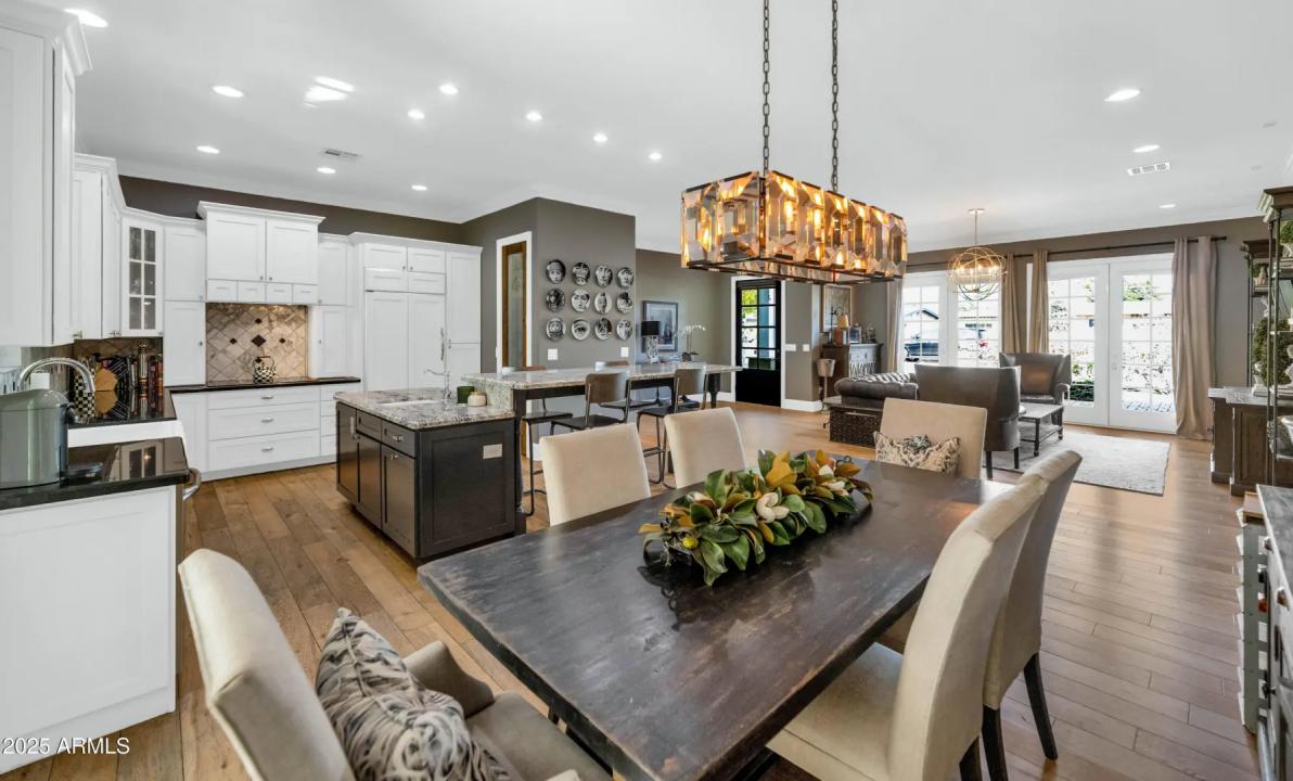 Real Estate Picture 10