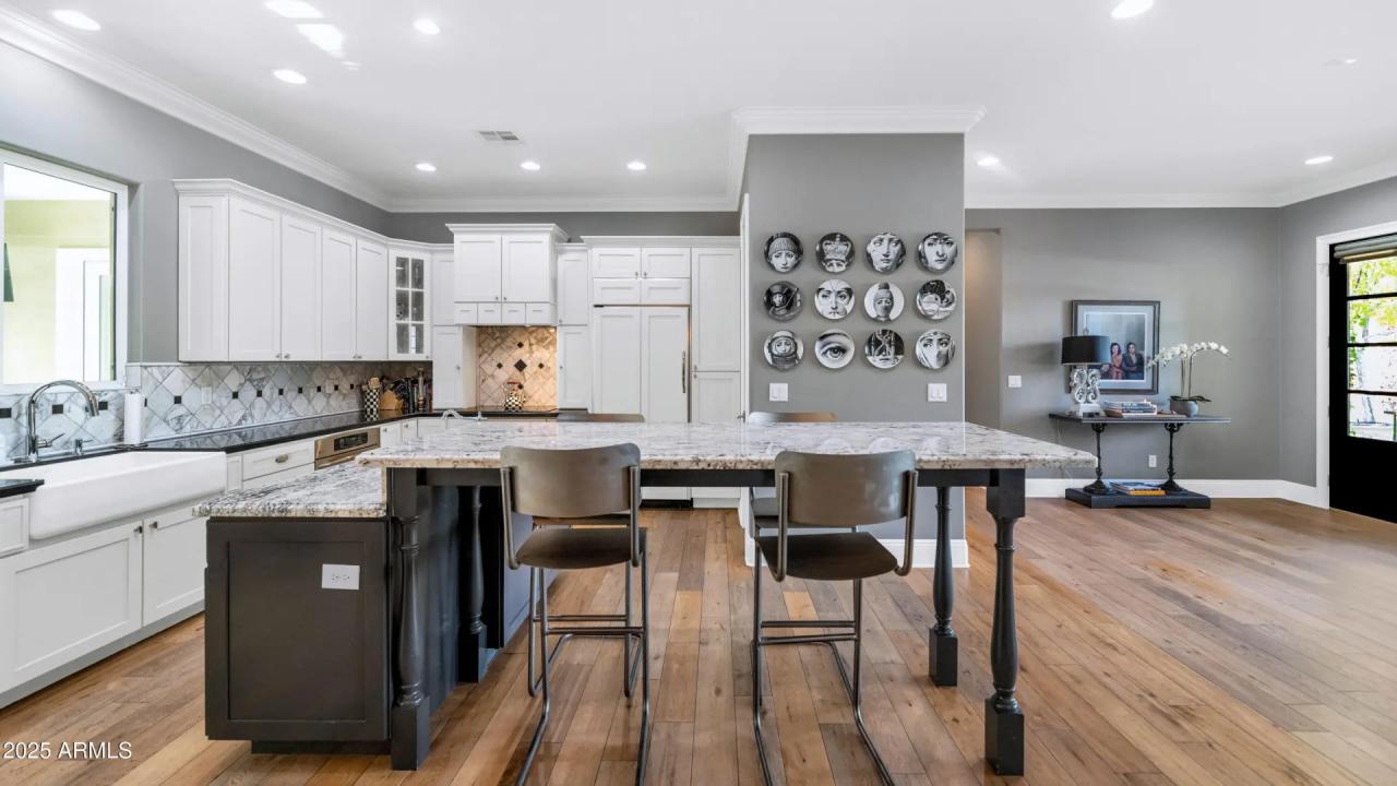 Real Estate Picture 16