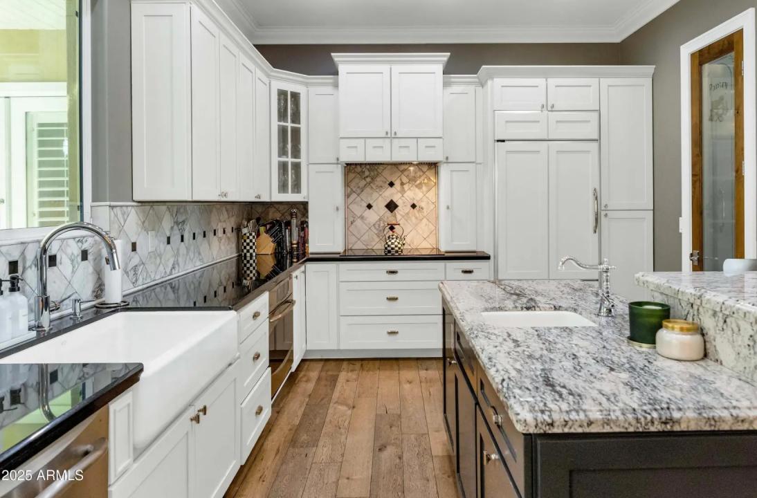 Real Estate Picture 5