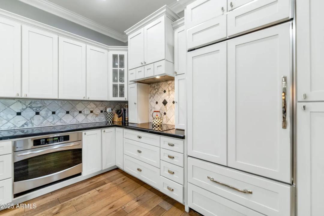 Real Estate Picture 6