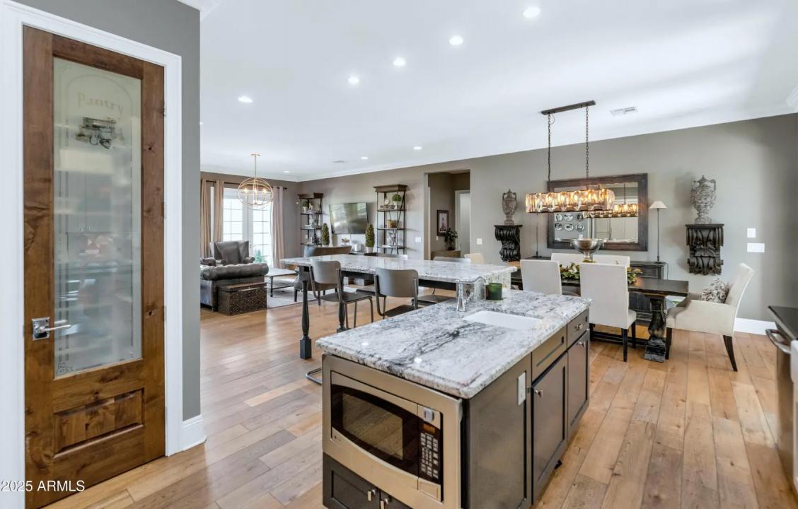 Real Estate Picture 8