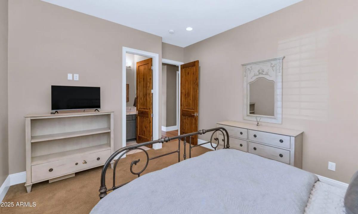Real Estate Picture 26