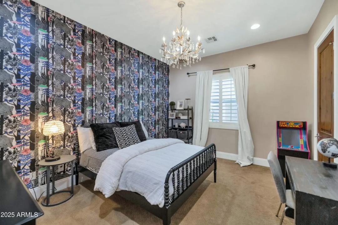 Real Estate Picture 22