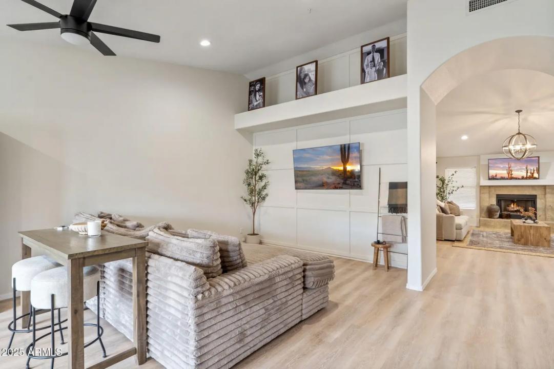 Real Estate Picture 4