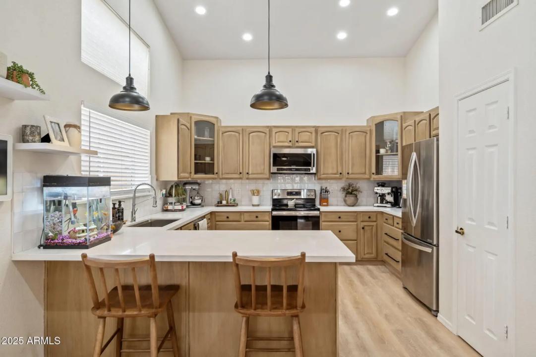 Real Estate Picture 8