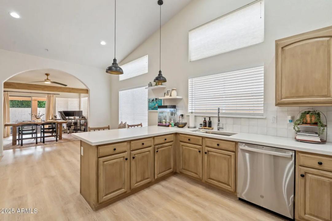 Real Estate Picture 11