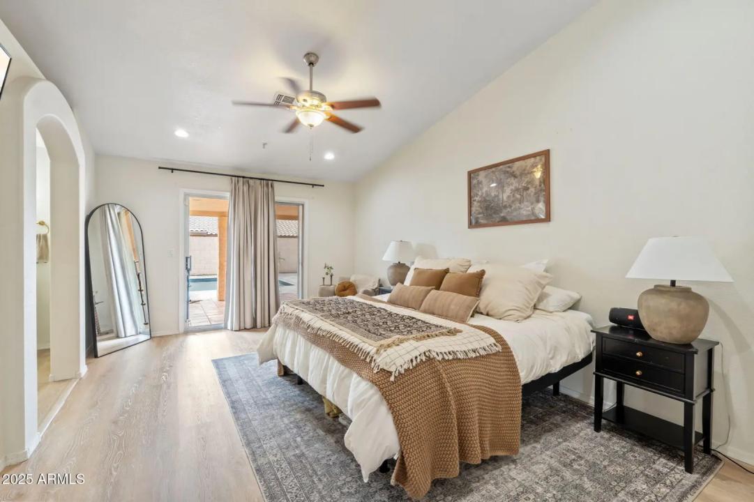 Real Estate Picture 15