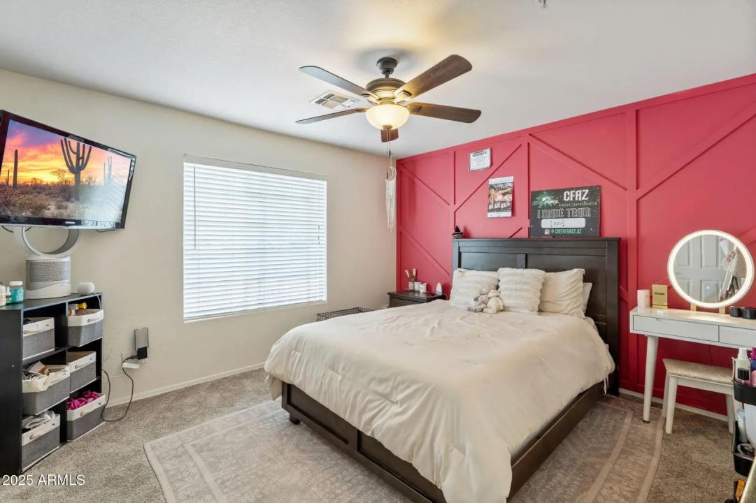 Real Estate Picture 19